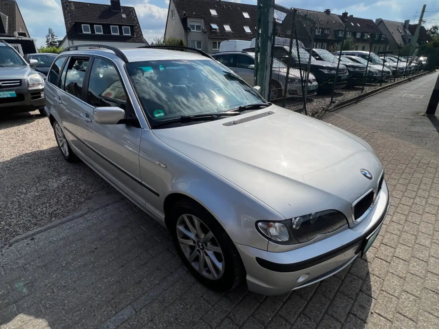 BMW 318 Baureihe Edition Lifestyle*TÜV NEU*KLIMA*TOP Argent - 2
