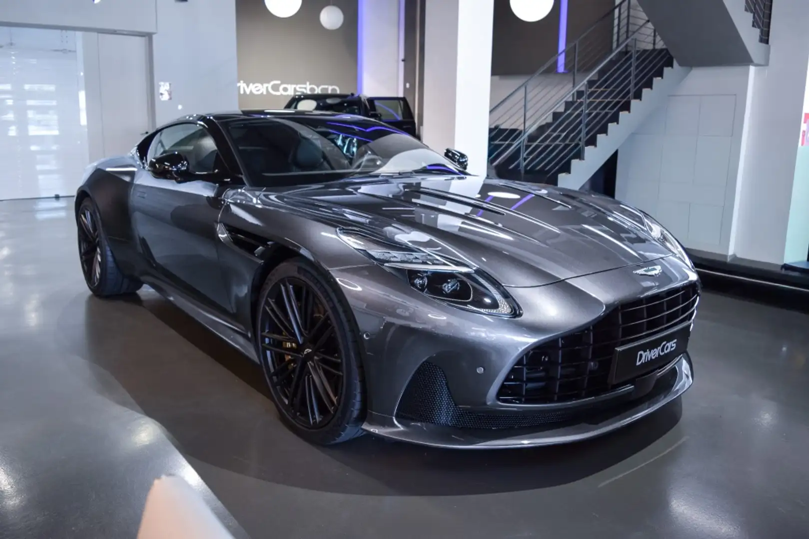 Aston Martin DB12 4.0 V8 Gris - 1