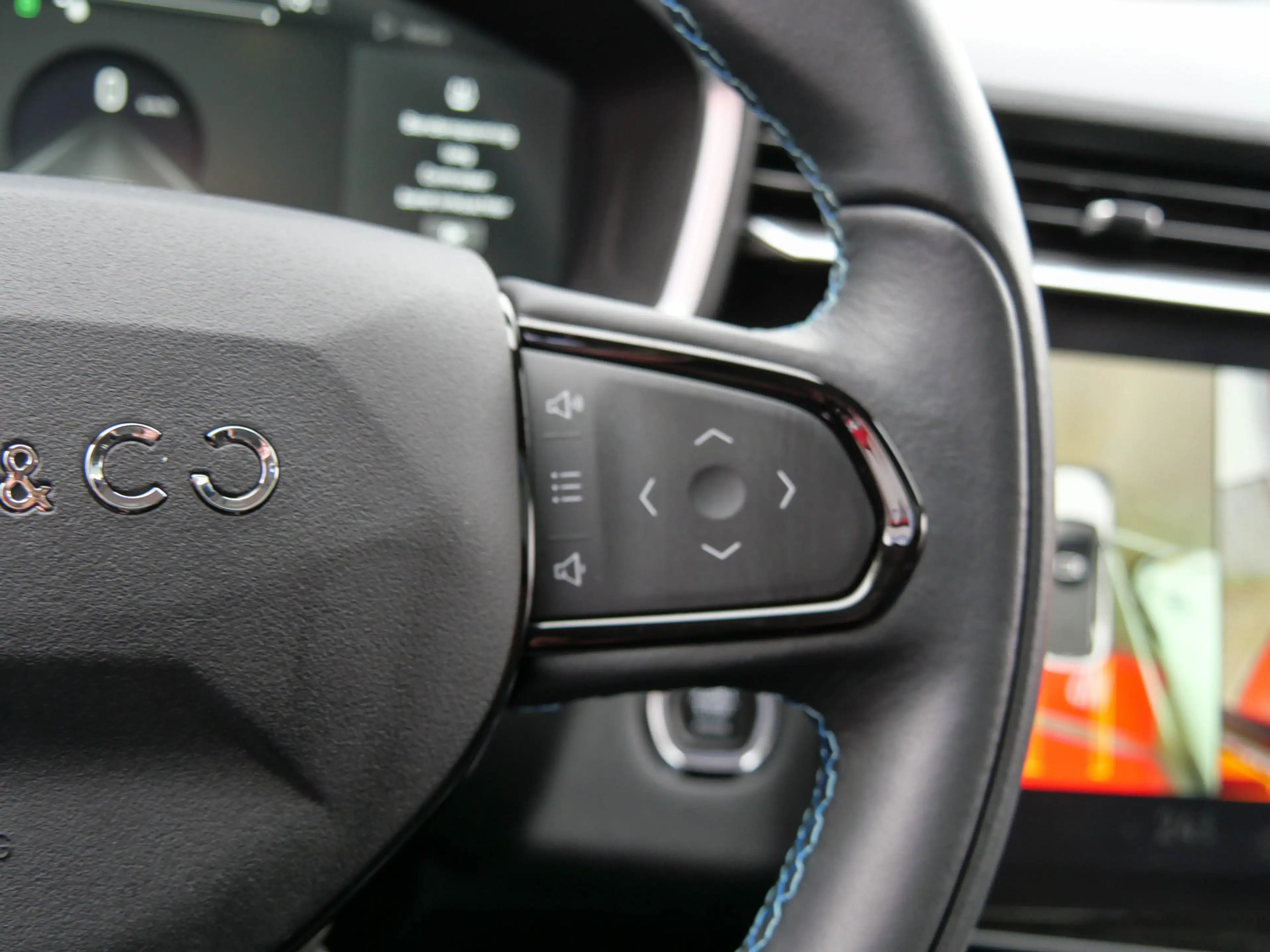 Lynk & Co 01 1.5 Plug-In Hybrid | PANODAK | CAMERA | MEMORY STO — photo 12