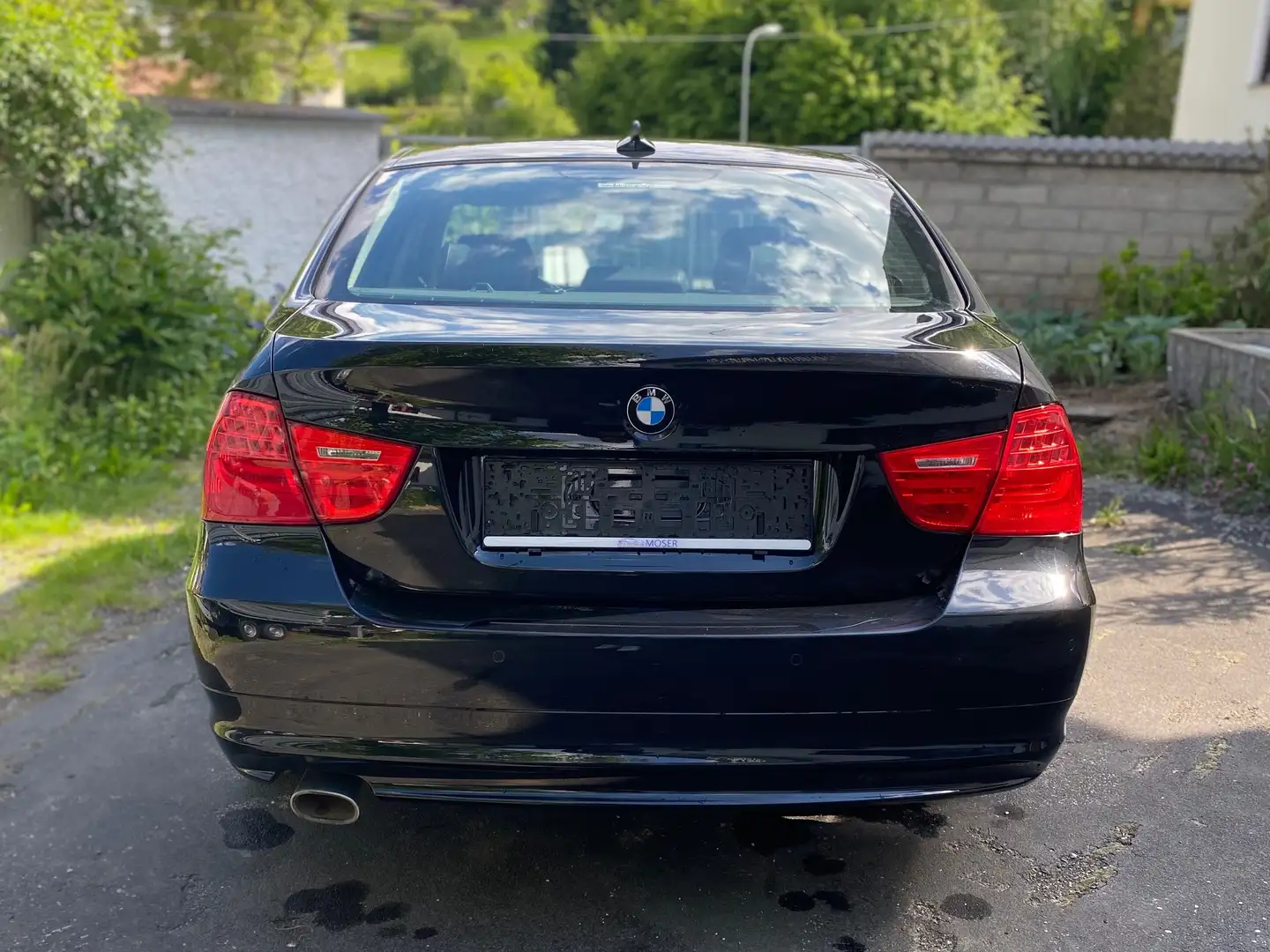 BMW 320 Top Ausstattung & gepflegter Zustand! Schwarz - 2