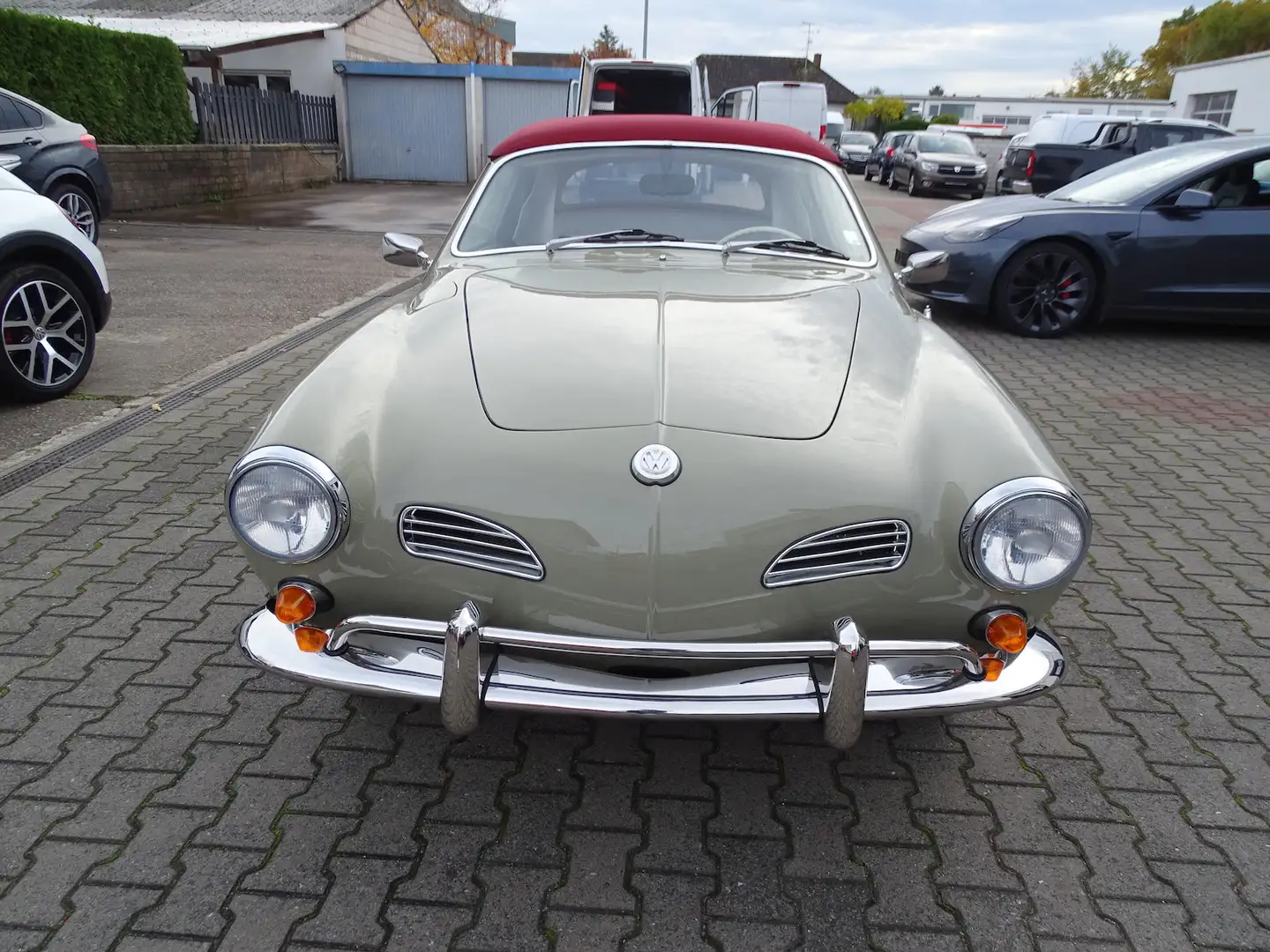 Volkswagen Karmann Ghia Cabrio vollständig restauriert Grau - 2
