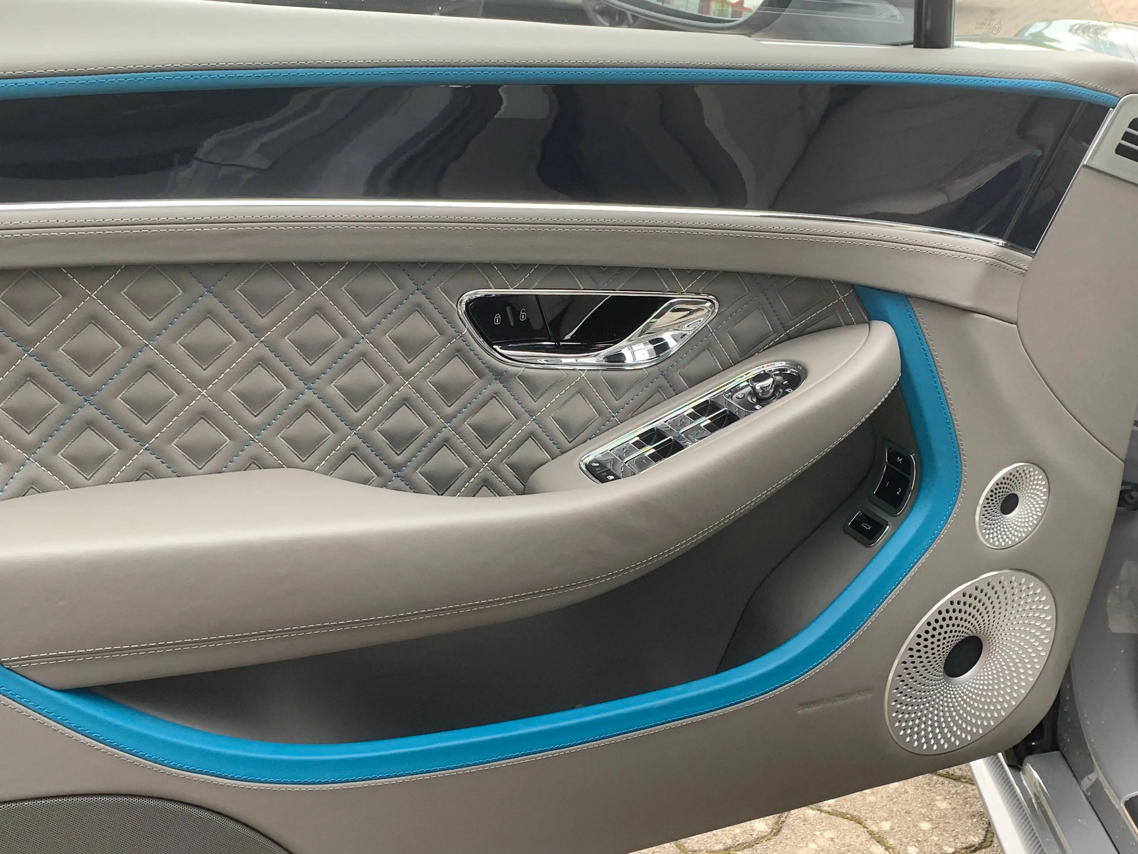 Bentley Continental GTC MULLINER/CARBON/NACHTSICHT/B&O — photo 10