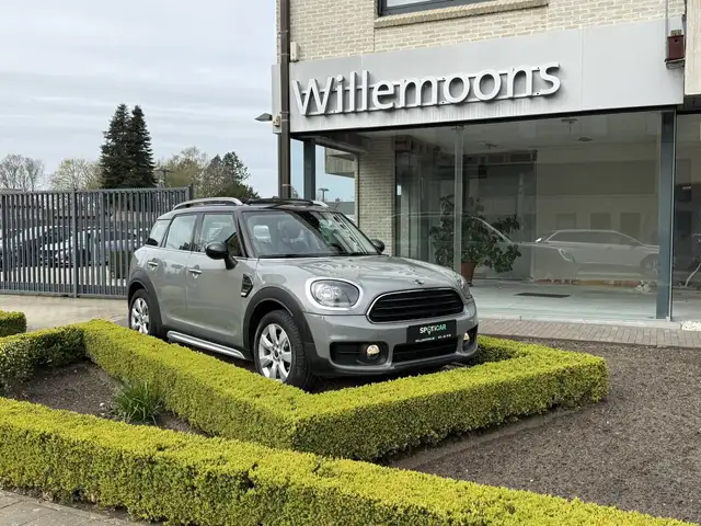 MINI One Countryman 1.5i 136PK *Panoramisch schuifdak*Parkeersensor...