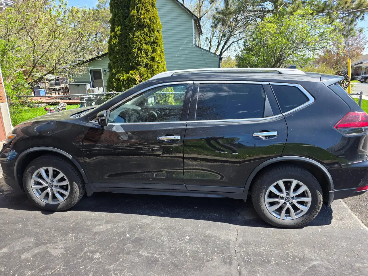 Nissan Rogue снимка Nissan Rogue
