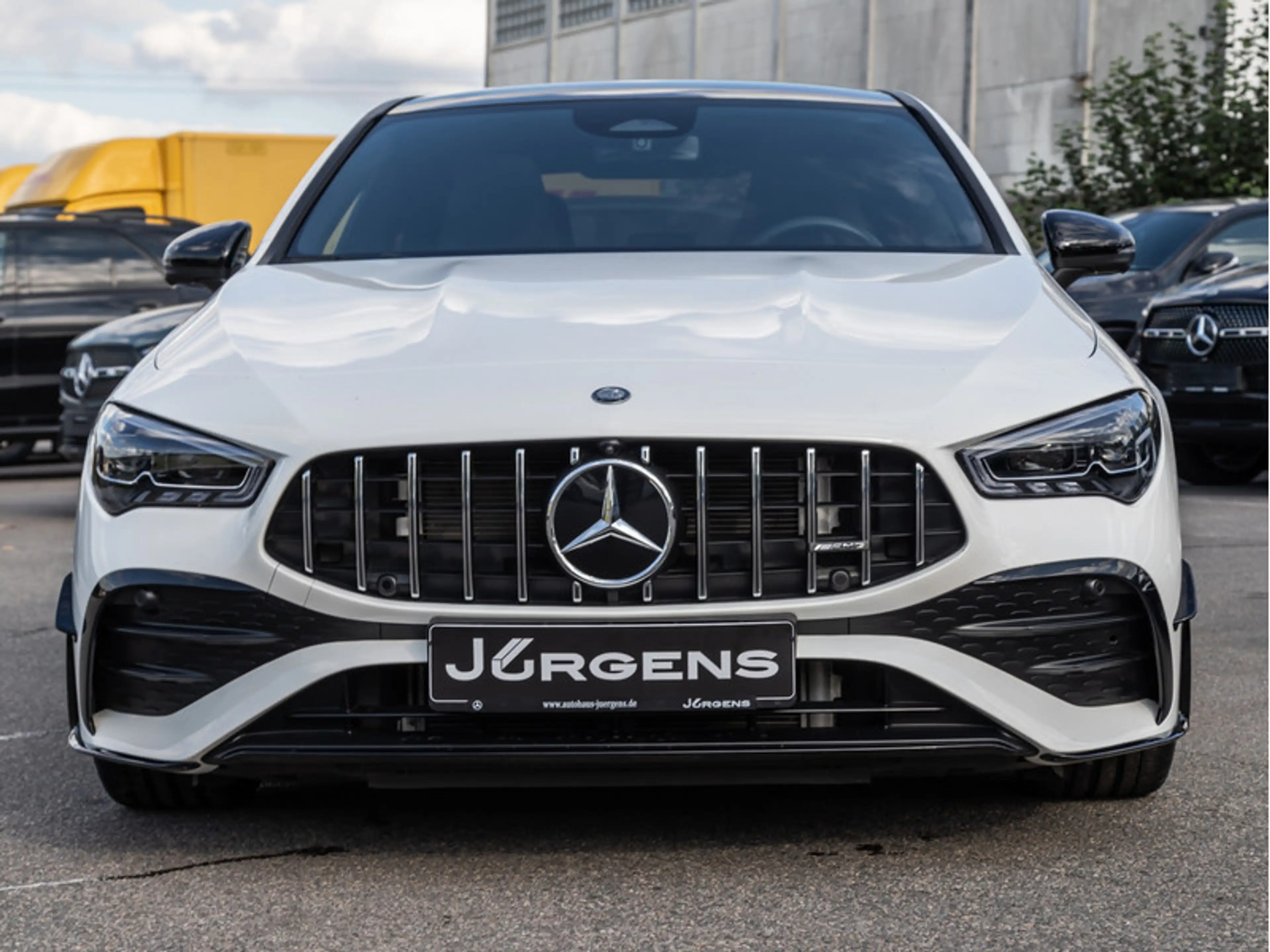 Mercedes-Benz CLA 35 AMG 4M Coupé Aero-Plus/Pano/Night/360/MLB — photo 3