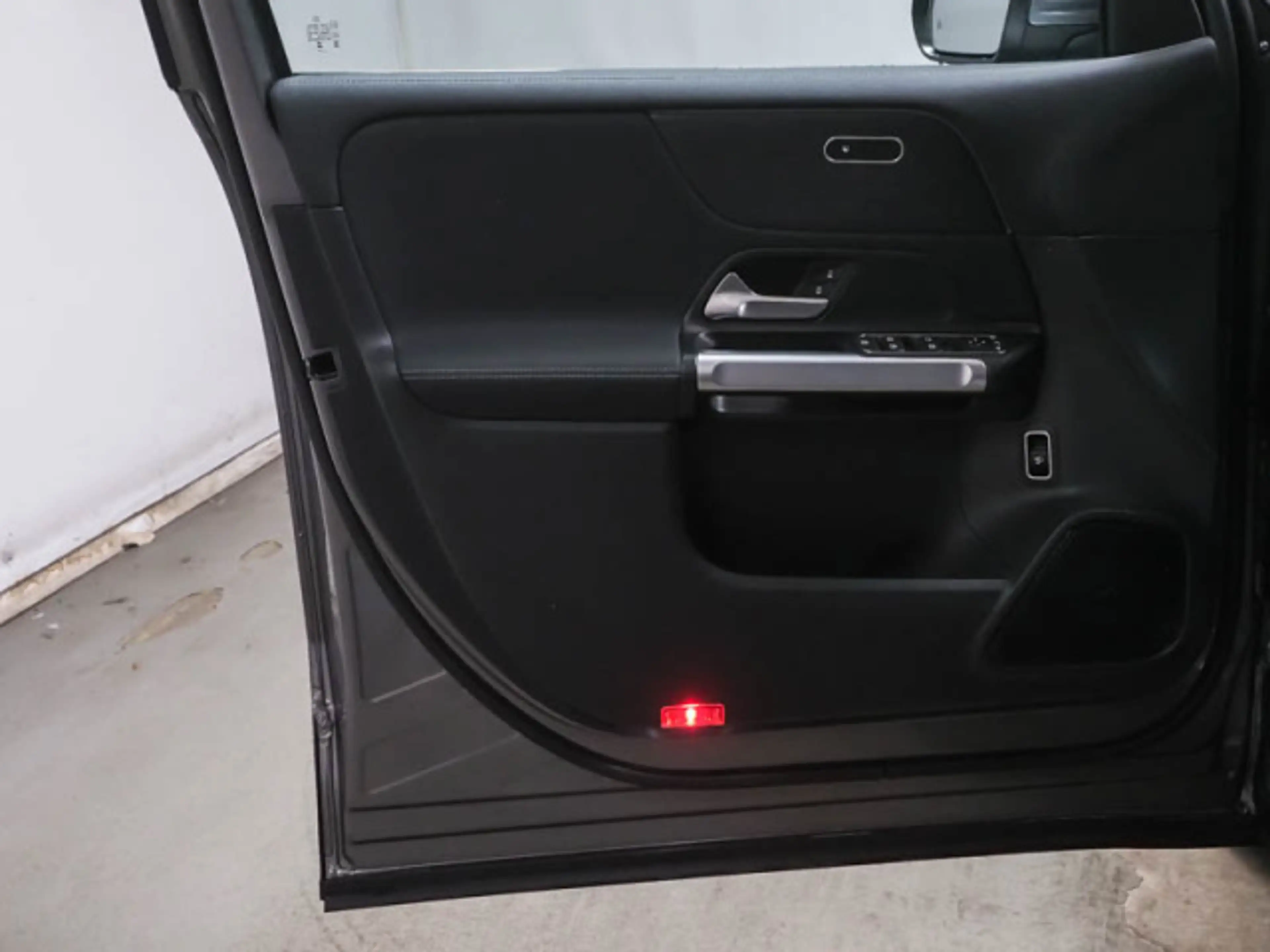 Mercedes-Benz EQB 350 EQB 350 4M Progressive DISTRONIC+KEYLESS-GO Klima — photo 11