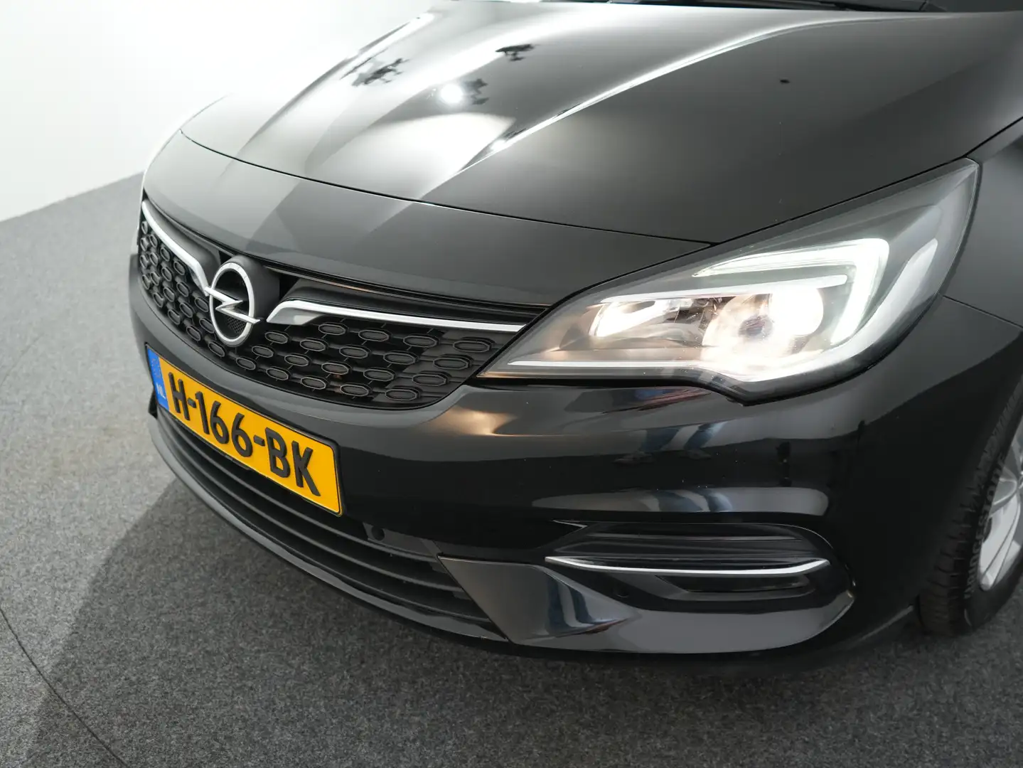 Opel Astra Sports Tourer 1.2 Business Edition | TREKHAAK | | Zwart - 2