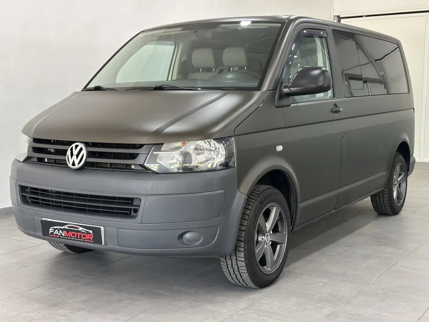 Volkswagen Transporter Kombi 2.0TDI Techo Medio 102 Marrón - 2