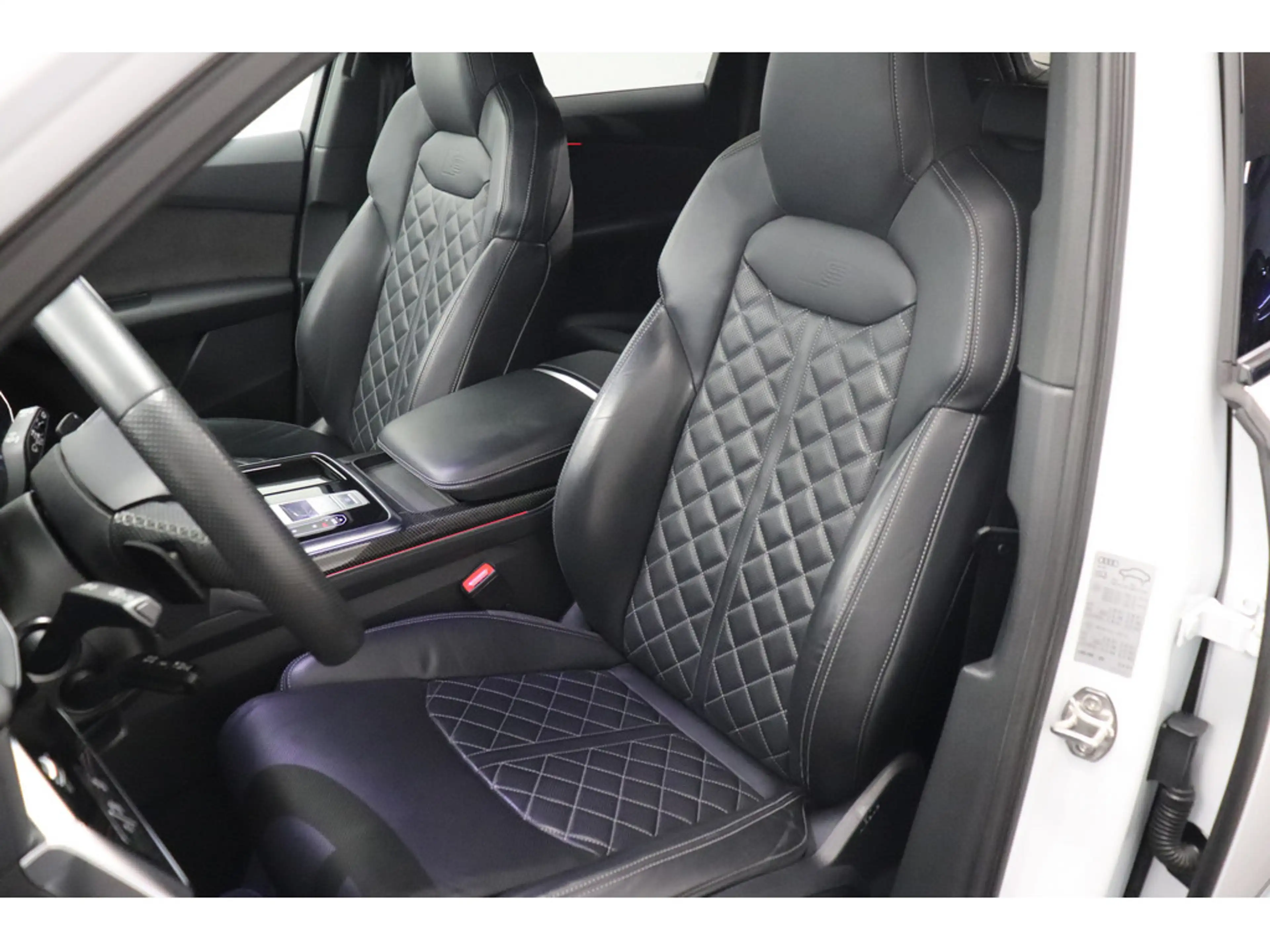 Audi SQ7 4.0 TFSI quattro competition plus #Panorama #Laserlicht — photo 10
