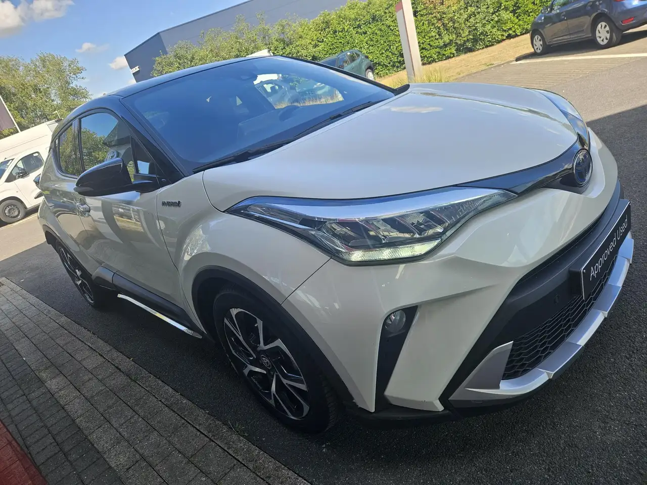 Toyota C-HR 1.8 VVT i-Hybrid C-Lub Bi-Tone E-CVT, миниатюра 3