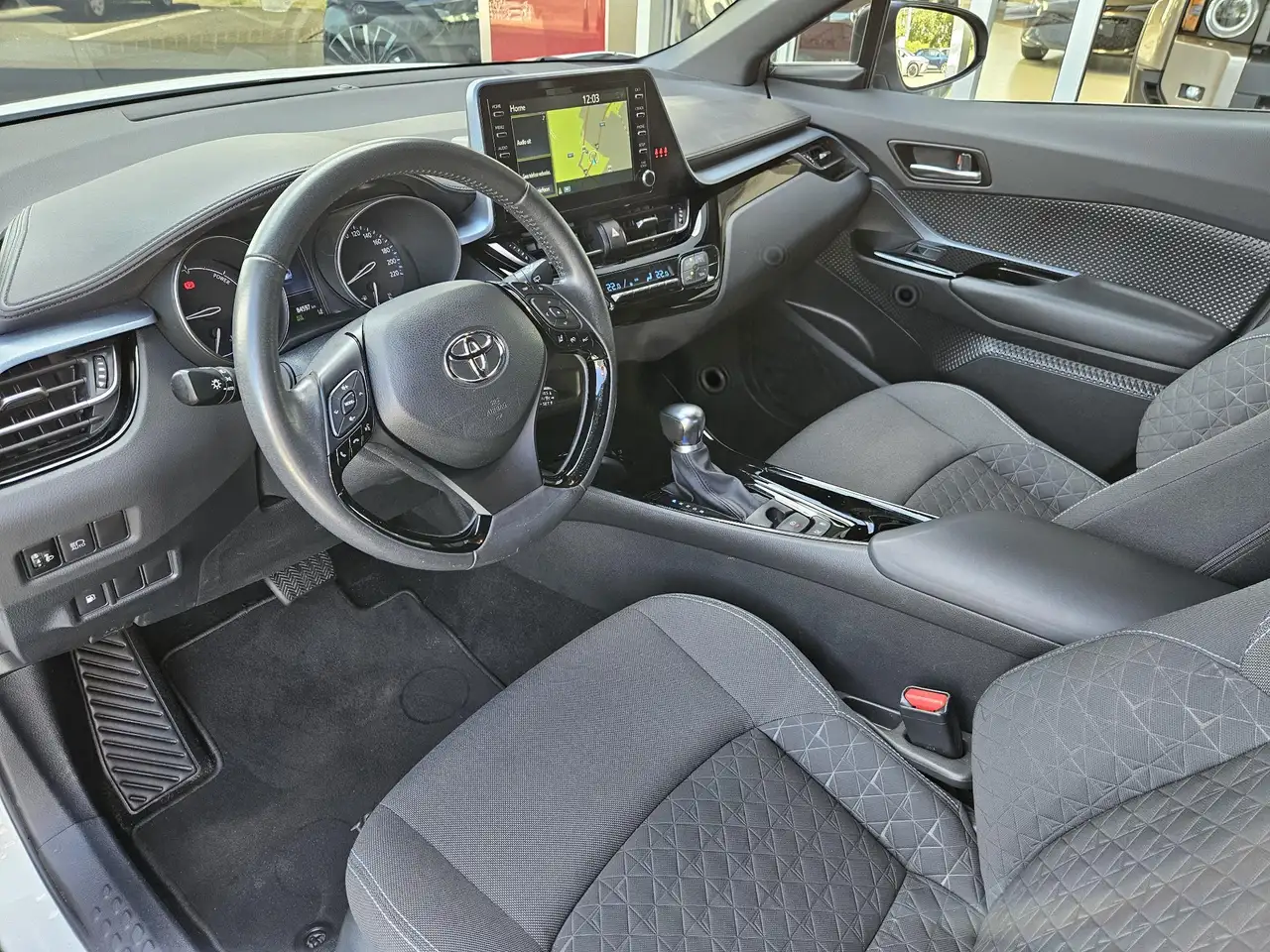 Toyota C-HR 1.8 VVT i-Hybrid C-Lub Bi-Tone E-CVT, миниатюра 7