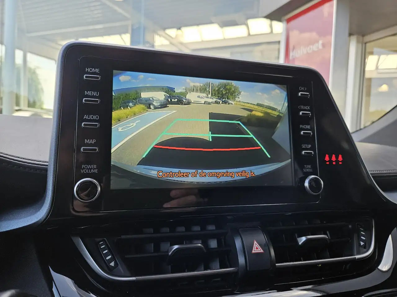 Toyota C-HR 1.8 VVT i-Hybrid C-Lub Bi-Tone E-CVT, миниатюра 10