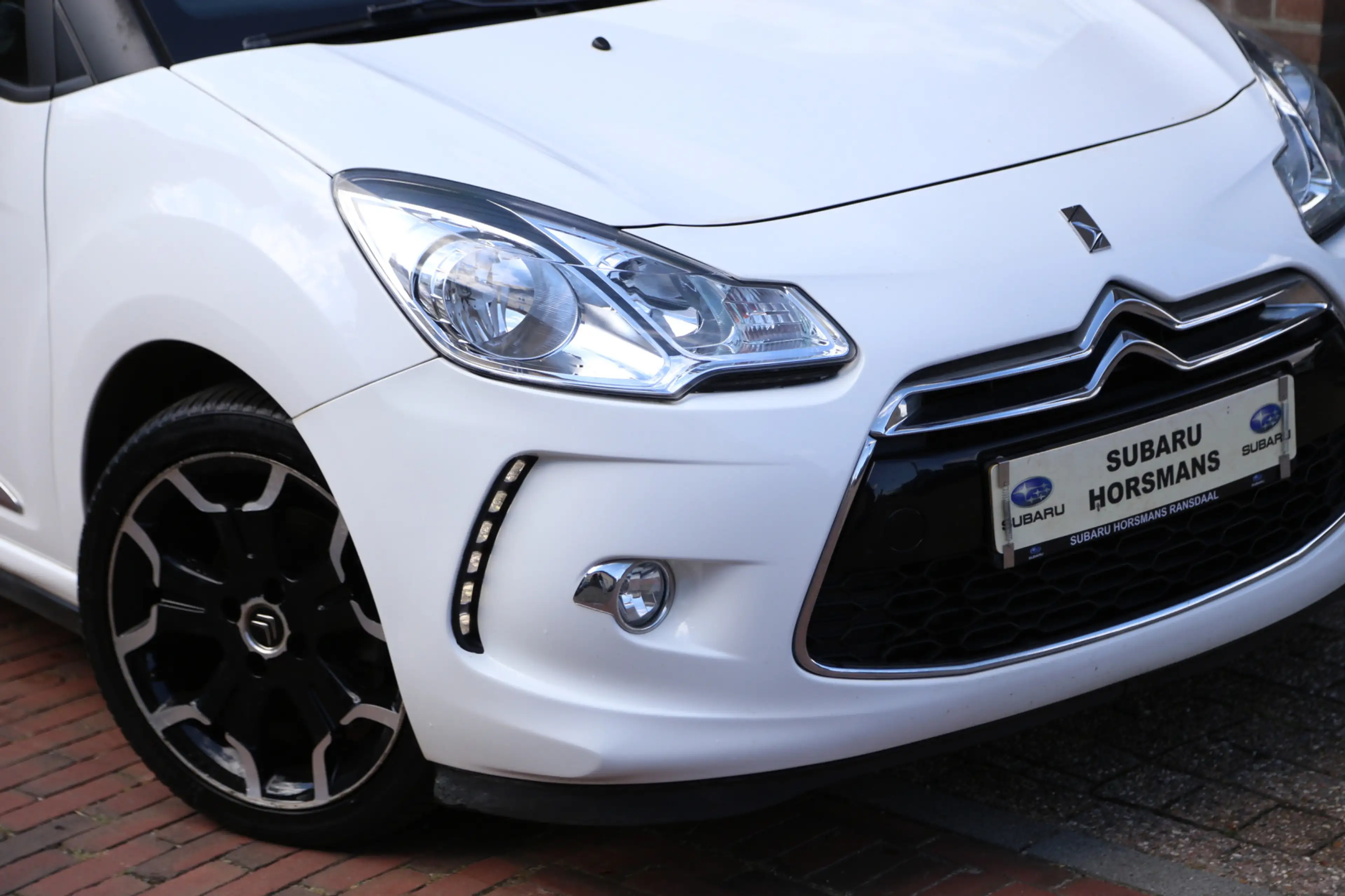 Citroen DS3 Cabrio 1.6 THP Sport Chic Navi — photo 12