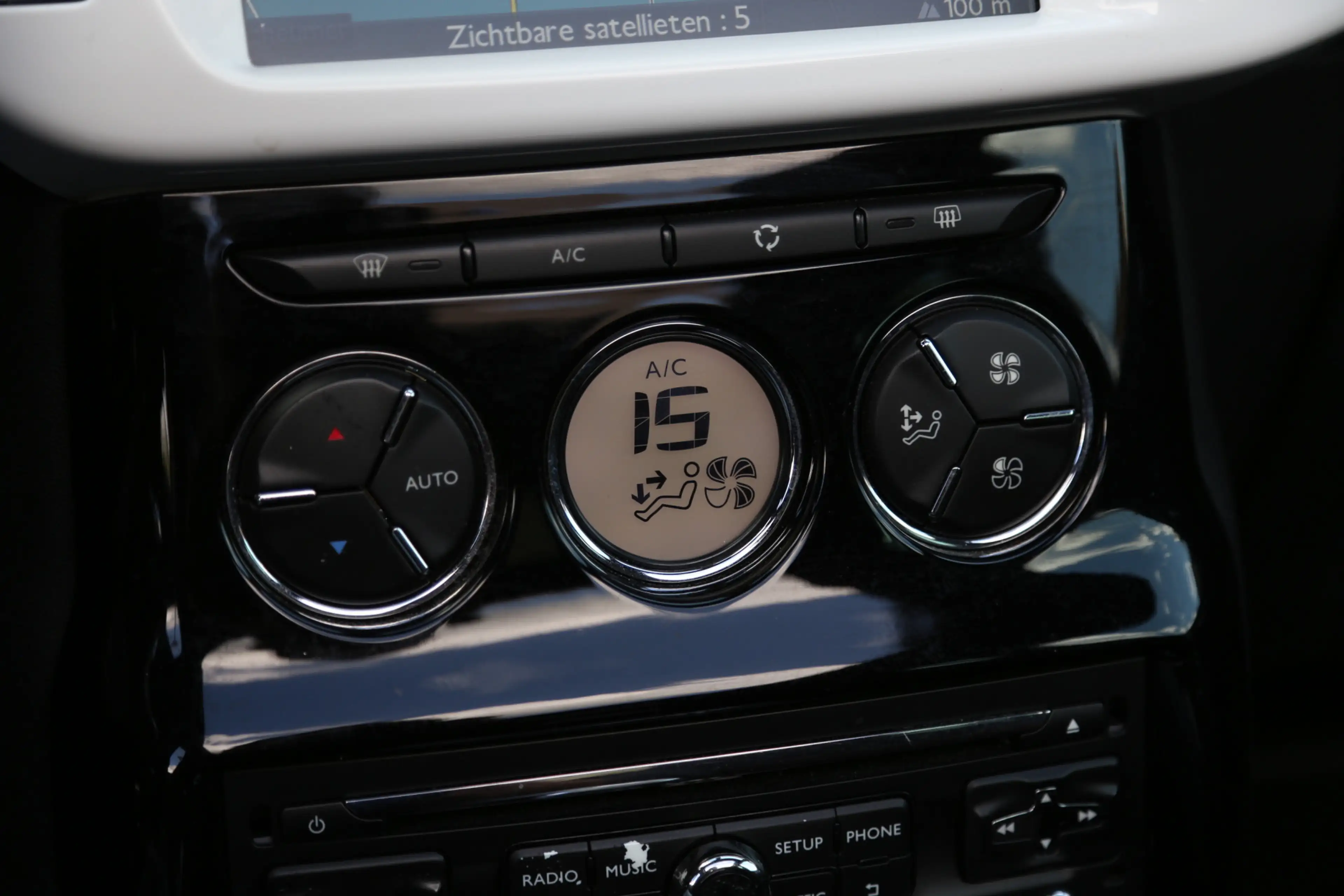 Citroen DS3 Cabrio 1.6 THP Sport Chic Navi — photo 8