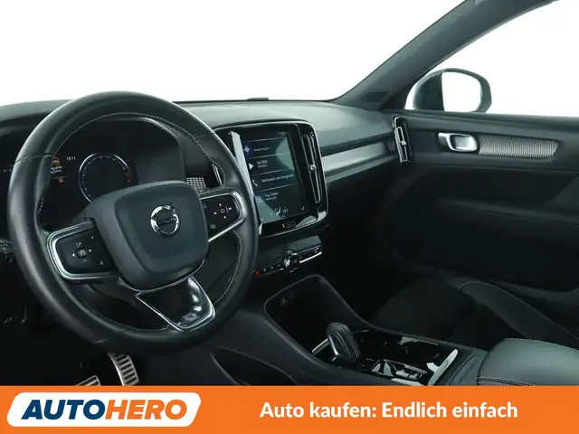 Volvo XC40 view 11