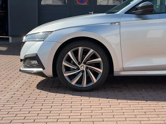 Skoda Octavia view 6
