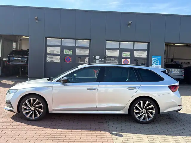 Skoda Octavia view 5