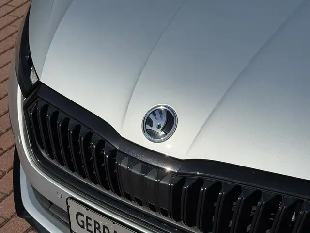 Skoda Octavia view 3
