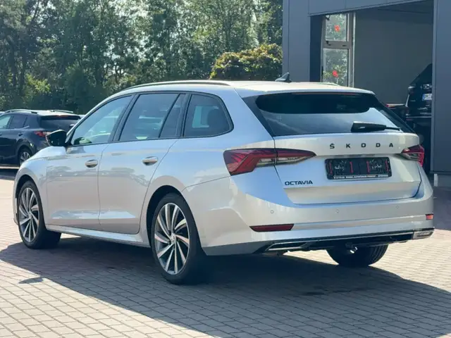 Skoda Octavia view 8
