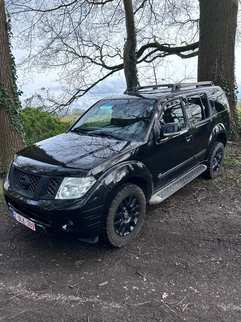 Nissan Pathfinder 3.0 dCi Aut. LE Černá - 1