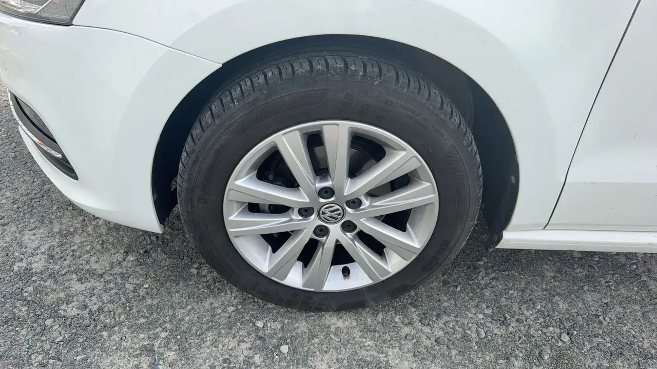 Volkswagen Polo Citadine 5 portes — photo 18