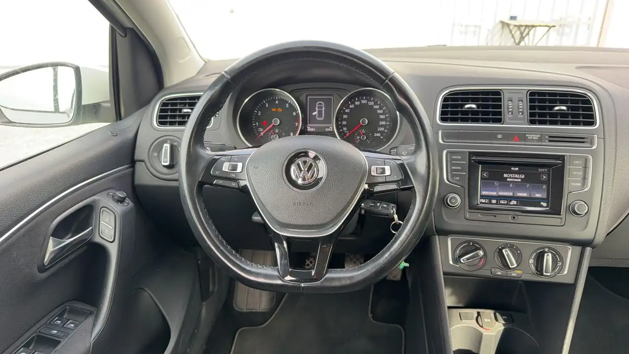 Volkswagen Polo Citadine 5 portes — photo 22