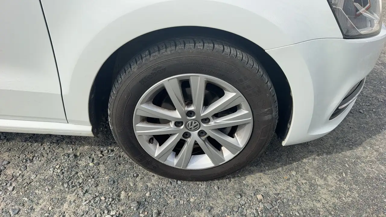 Volkswagen Polo Citadine 5 portes — photo 17