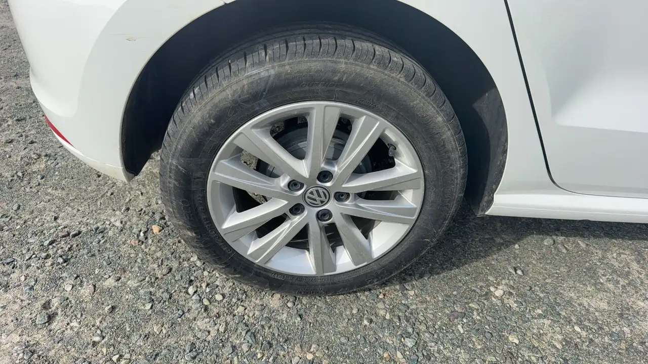 Volkswagen Polo Citadine 5 portes — photo 16