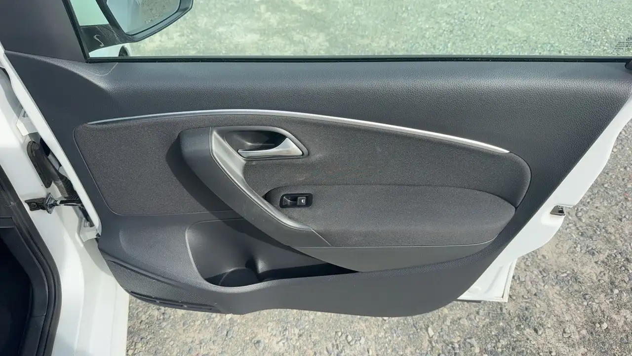 Volkswagen Polo Citadine 5 portes — photo 23