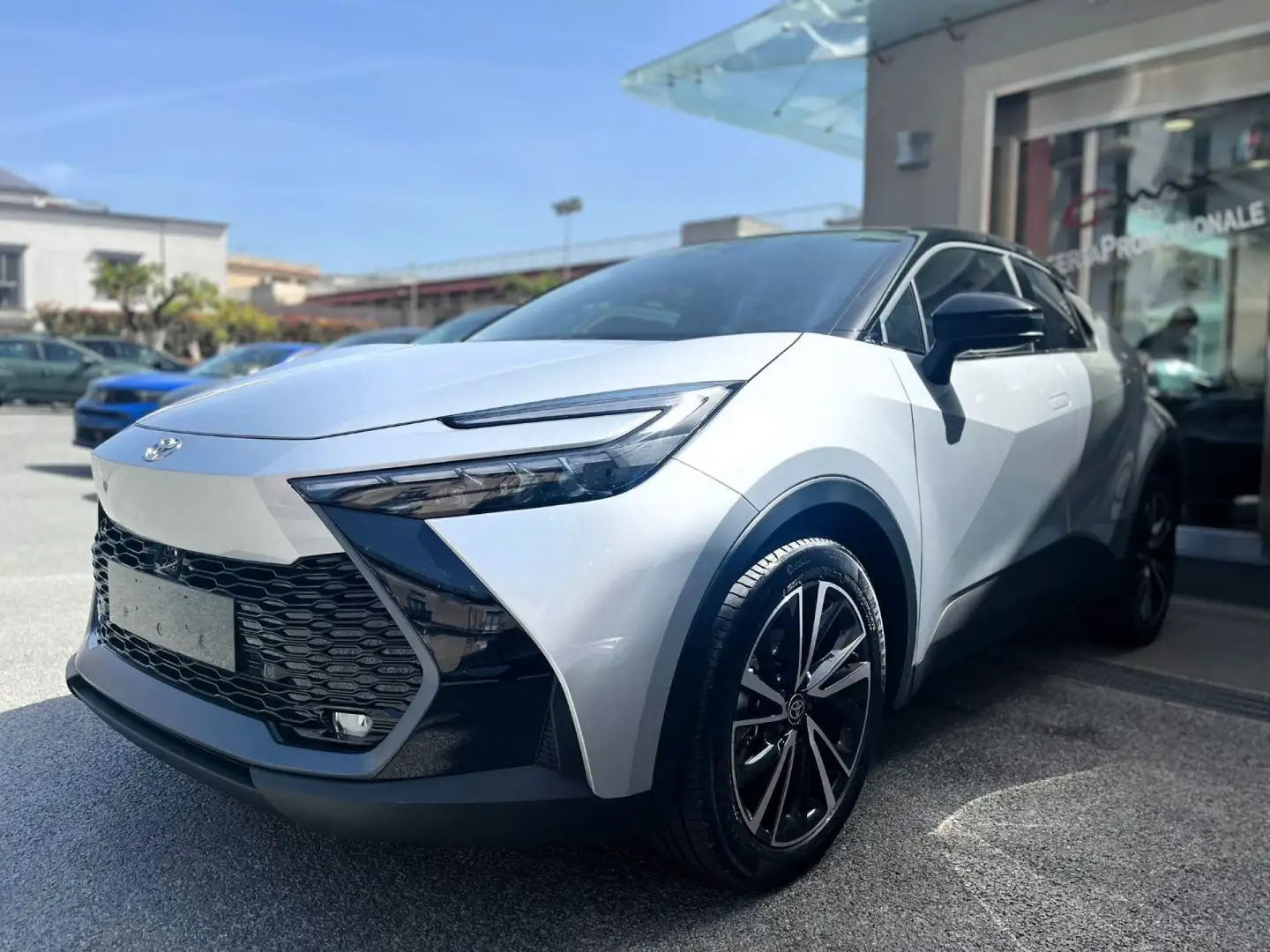 Toyota C-HR 1.8 Hybrid E-CVT Active ECO - 2