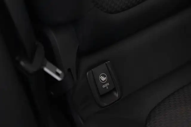 BMW 2 Series view 25