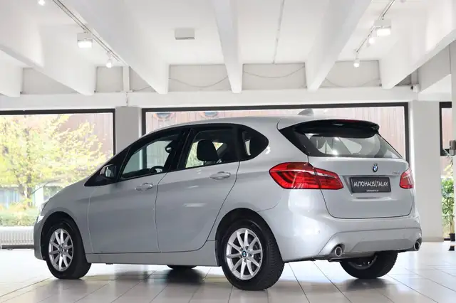 BMW 2 Series view 3
