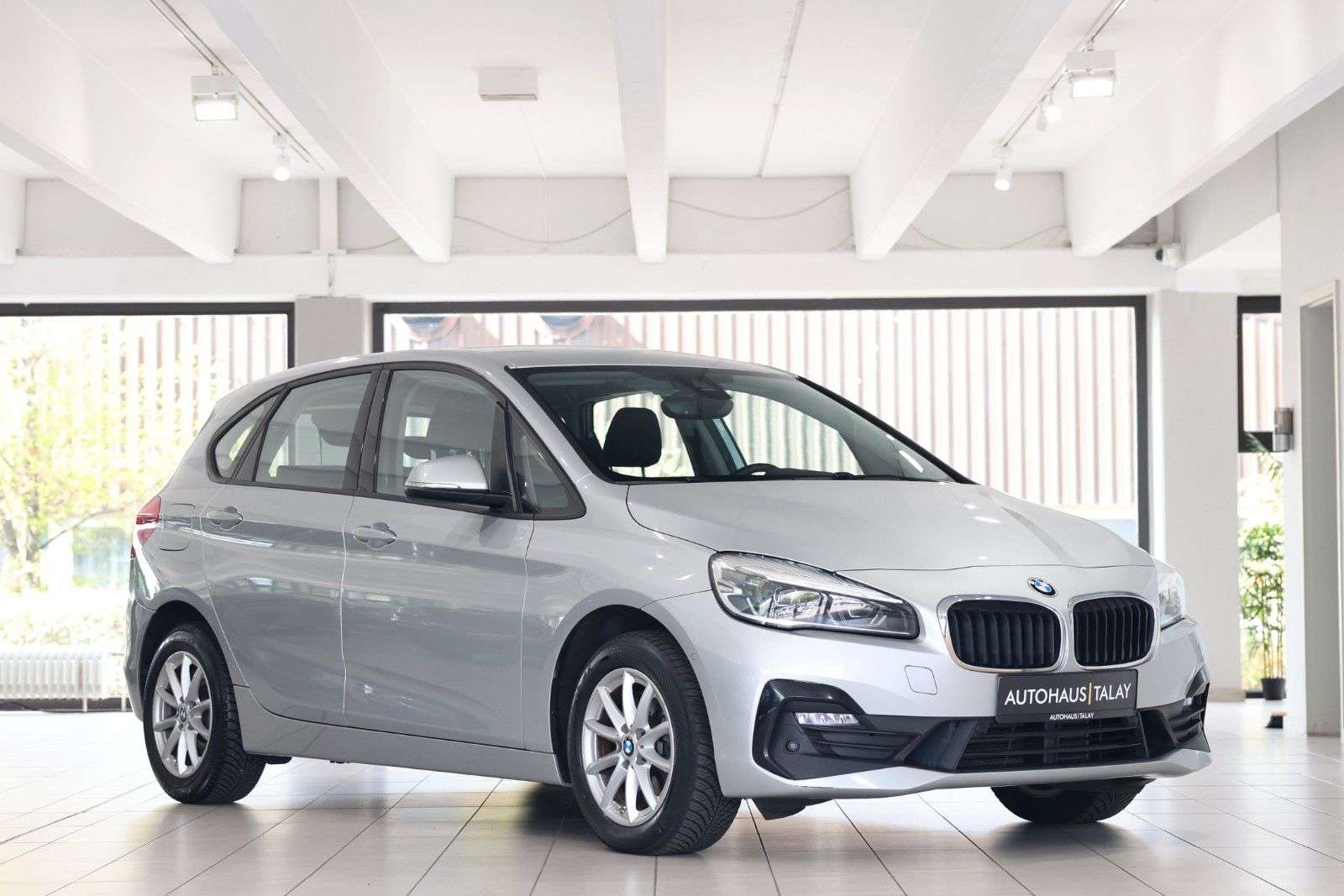 BMW 218
