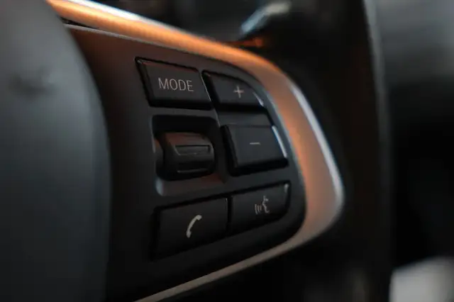 BMW 2 Series view 13