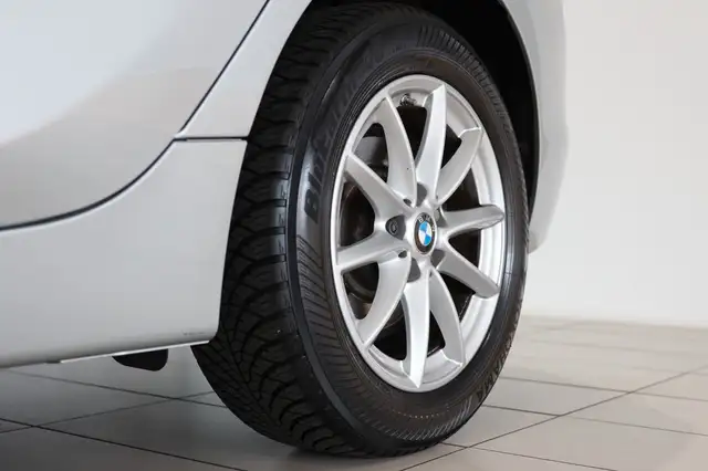 BMW 2 Series view 6