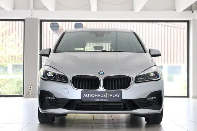BMW 2 Series view 2