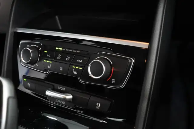 BMW 2 Series view 19
