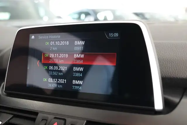 BMW 2 Series view 18