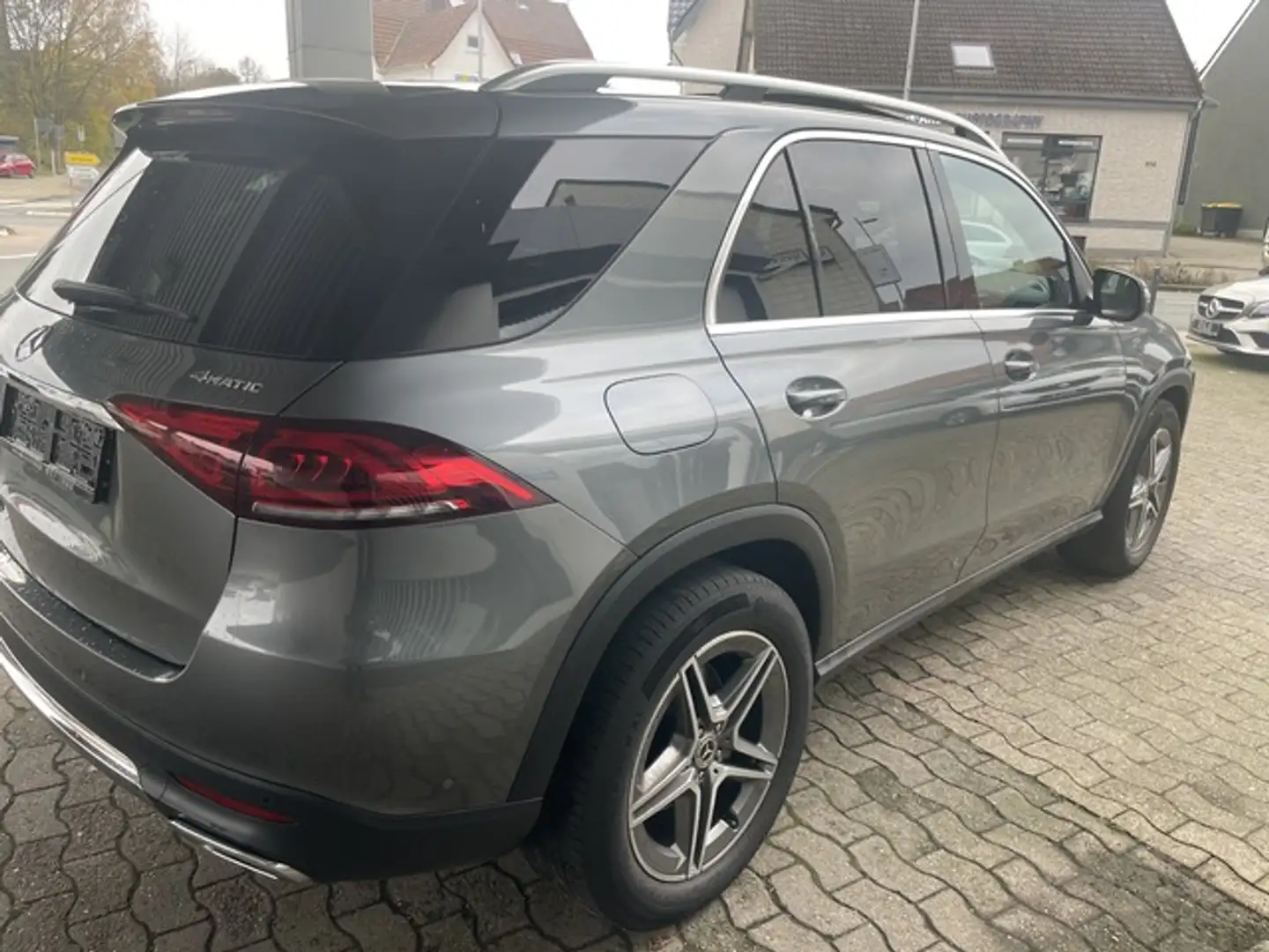 Mercedes-Benz GLE 300 300d 4M AMG Panorama Distronic Kamera Ambient Grau - 2