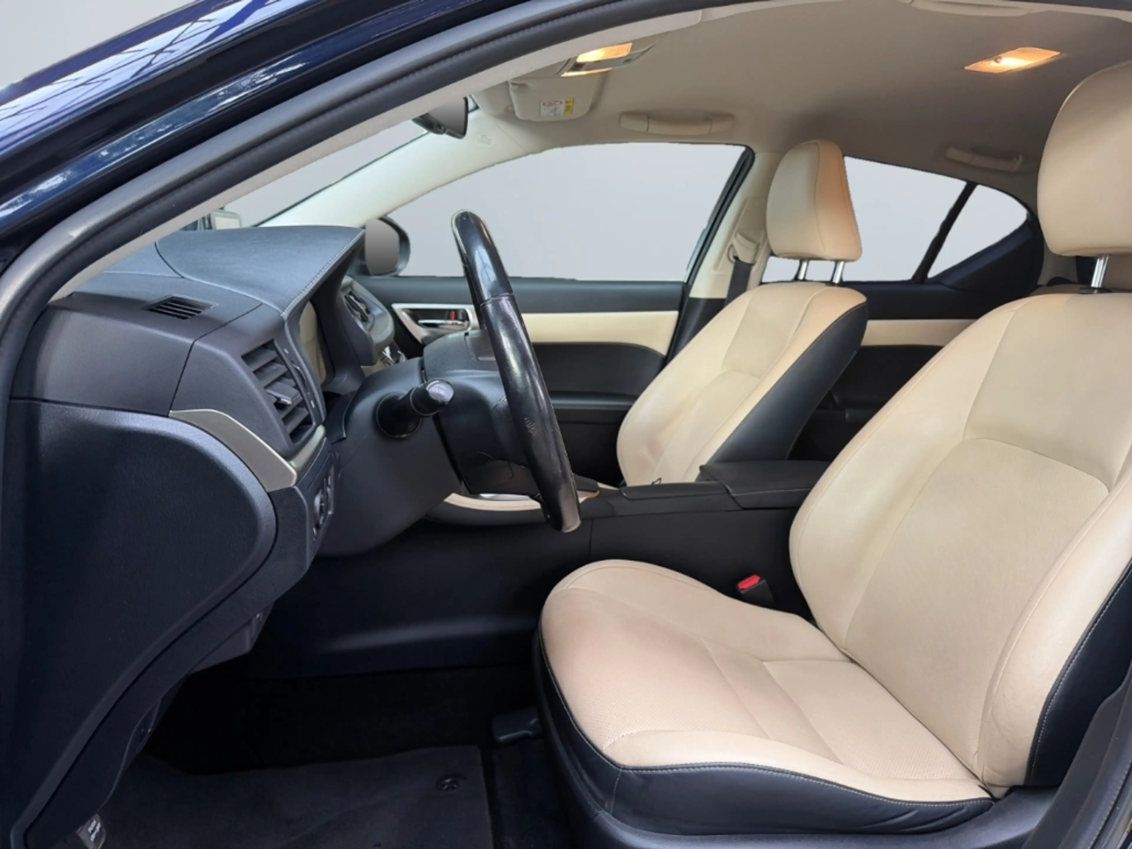 Lexus CT 200h Luxury Line *LED*el. Sitze*Levinson*CAM* — photo 9