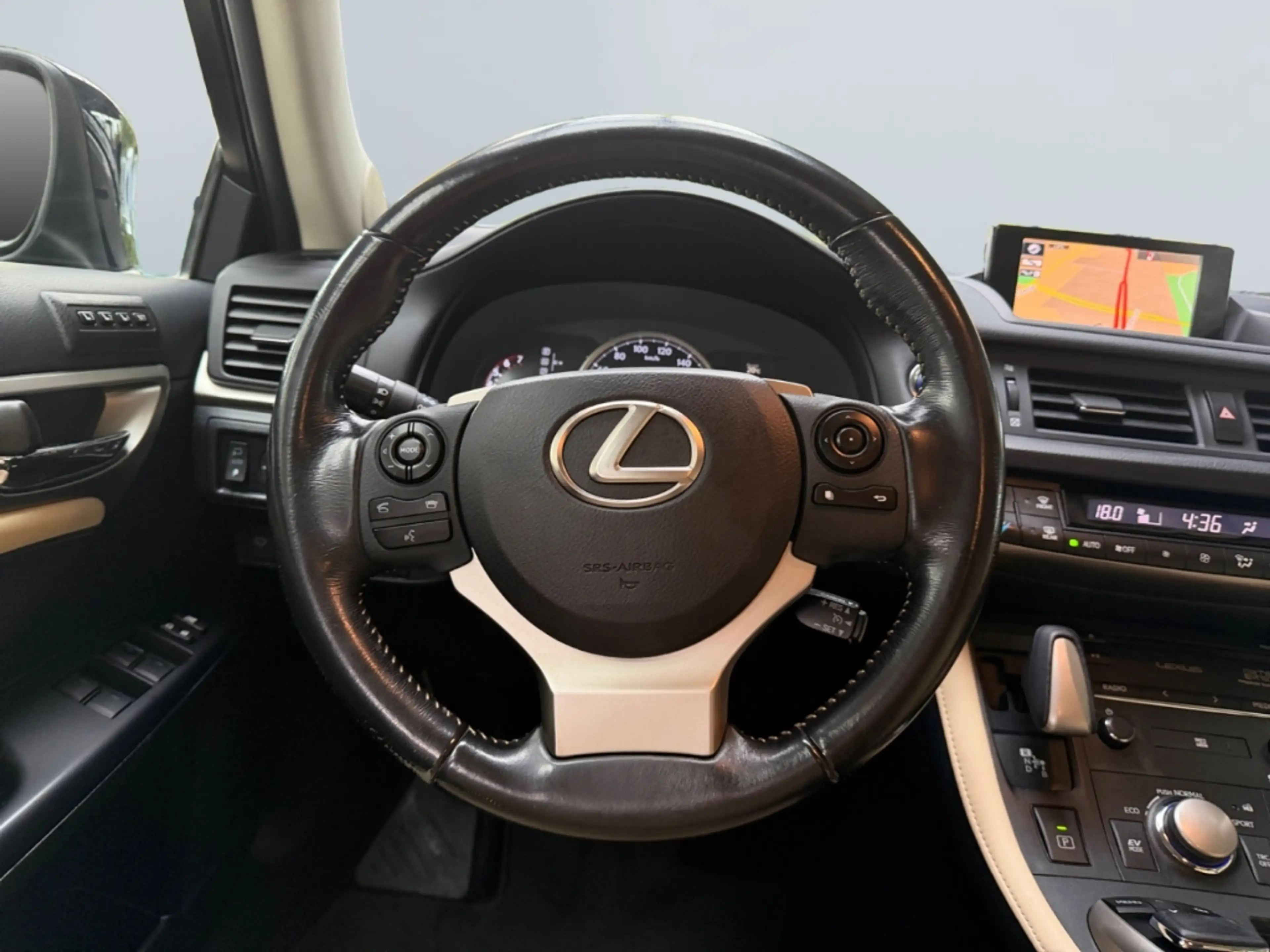 Lexus CT 200h Luxury Line *LED*el. Sitze*Levinson*CAM* — photo 12