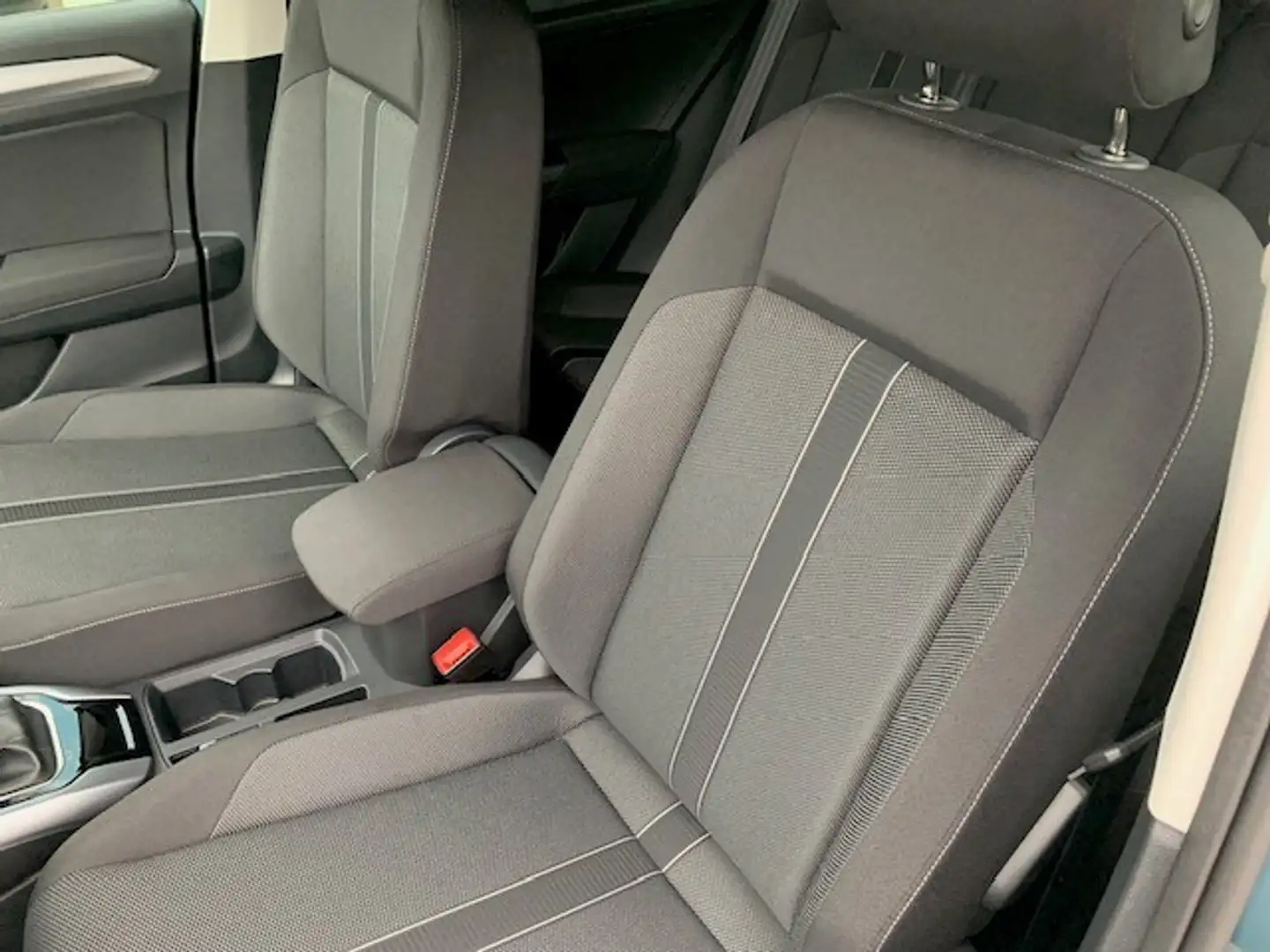 Volkswagen T-Roc LIFE 1.5TSI 150CV DSG7 Gris - 2