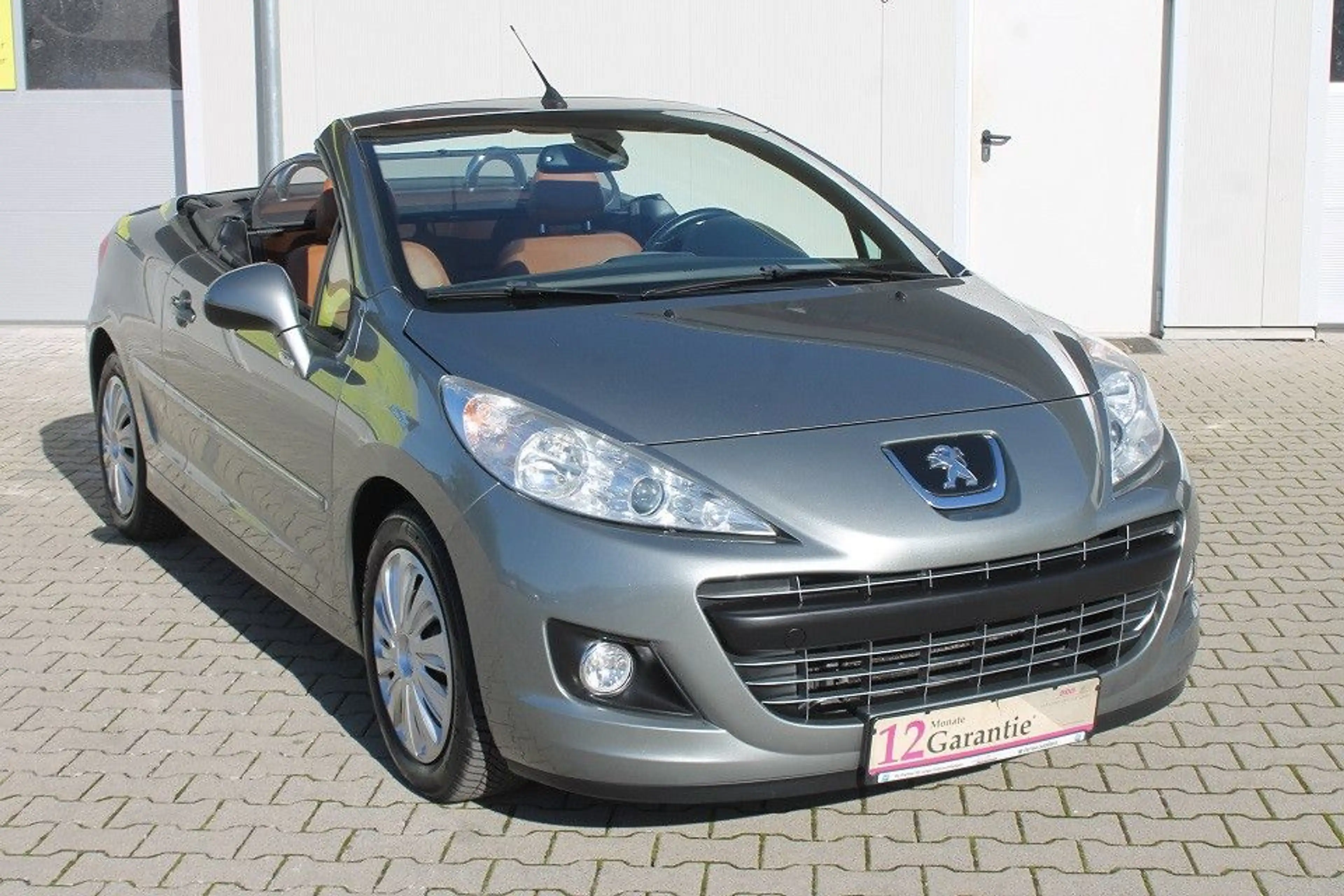 Peugeot 207 CC, Tüv, Insp+Bremsen neu!,gepfl,Leder,Finanz — photo 2