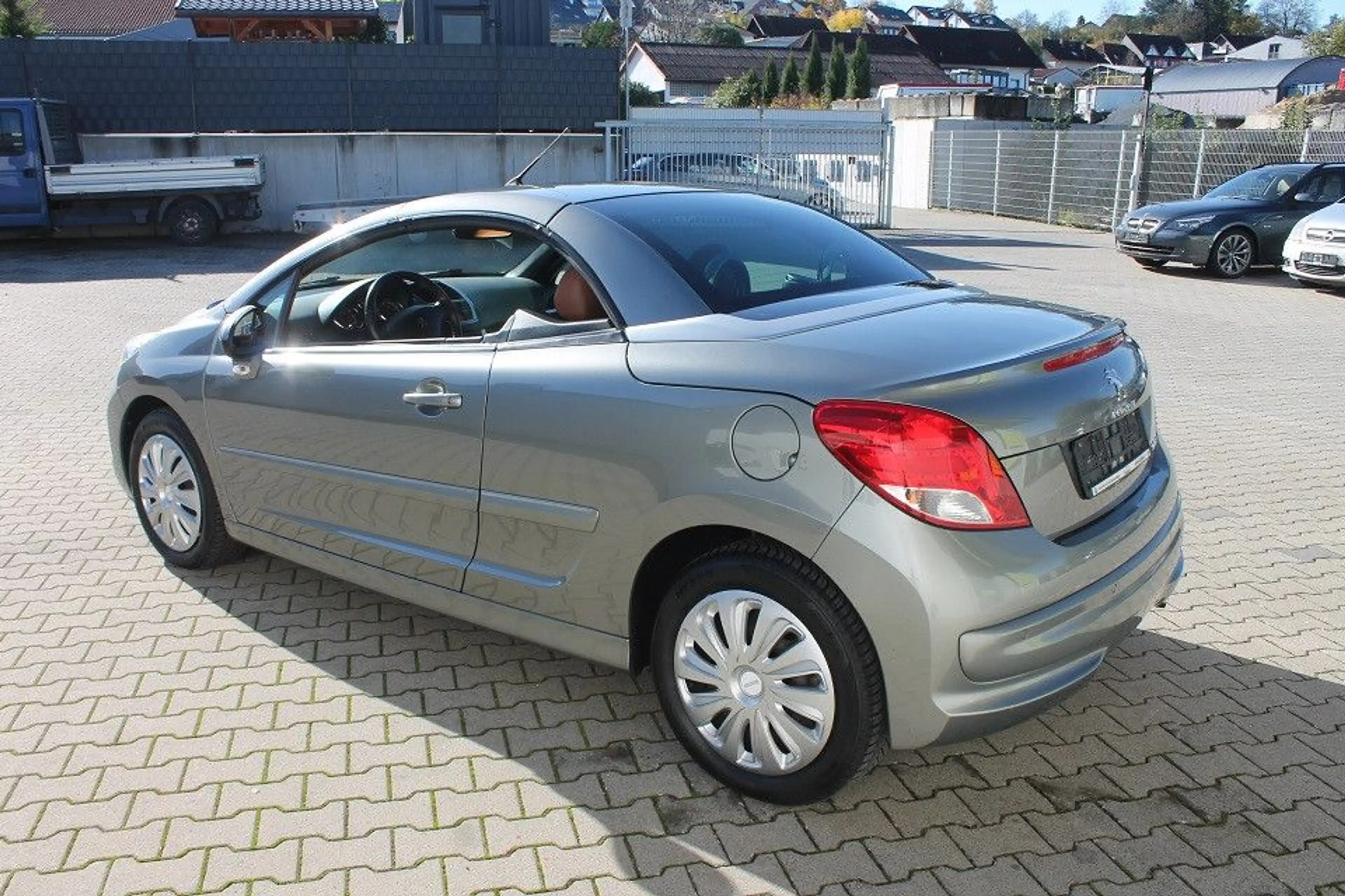 Peugeot 207 CC, Tüv, Insp+Bremsen neu!,gepfl,Leder,Finanz — photo 7