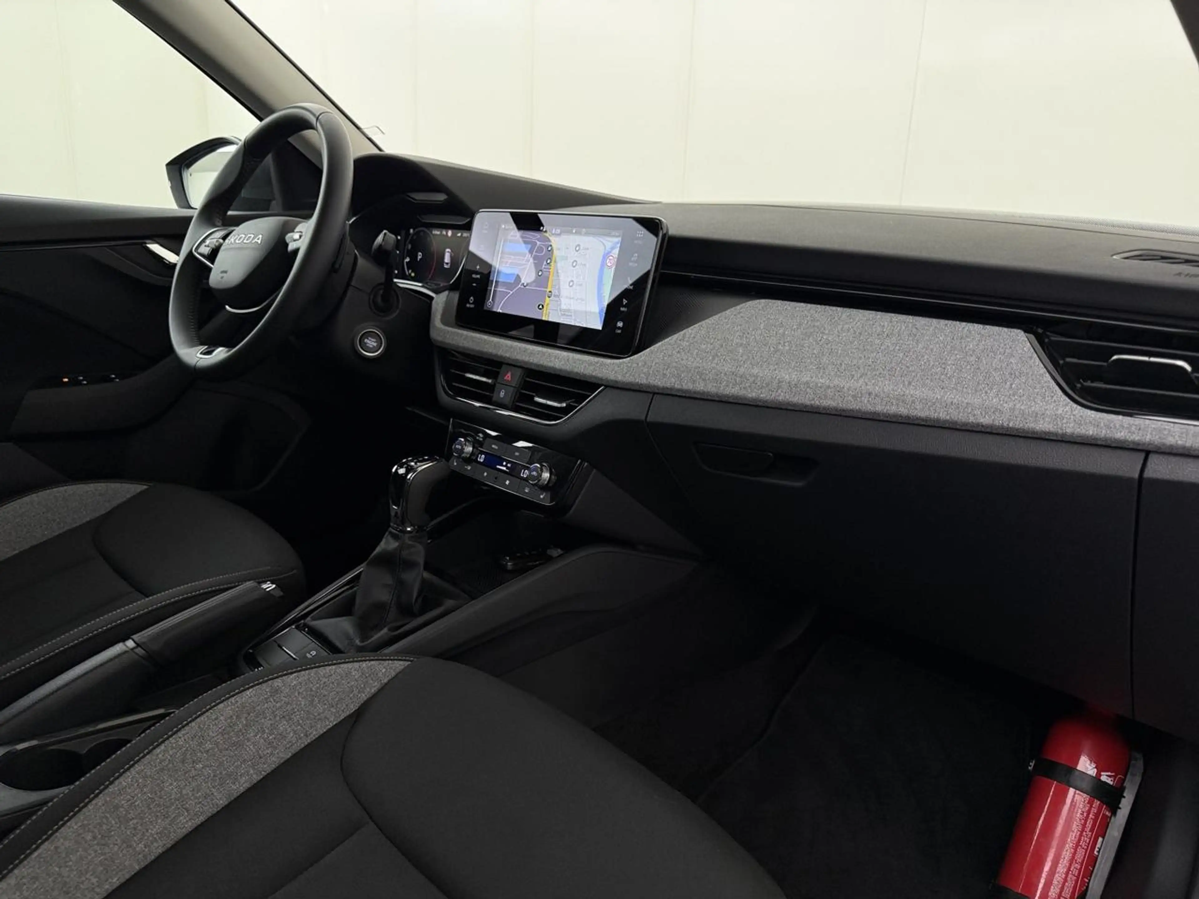Skoda Kamiq 1.0 TSI Corporate DSG — photo 3