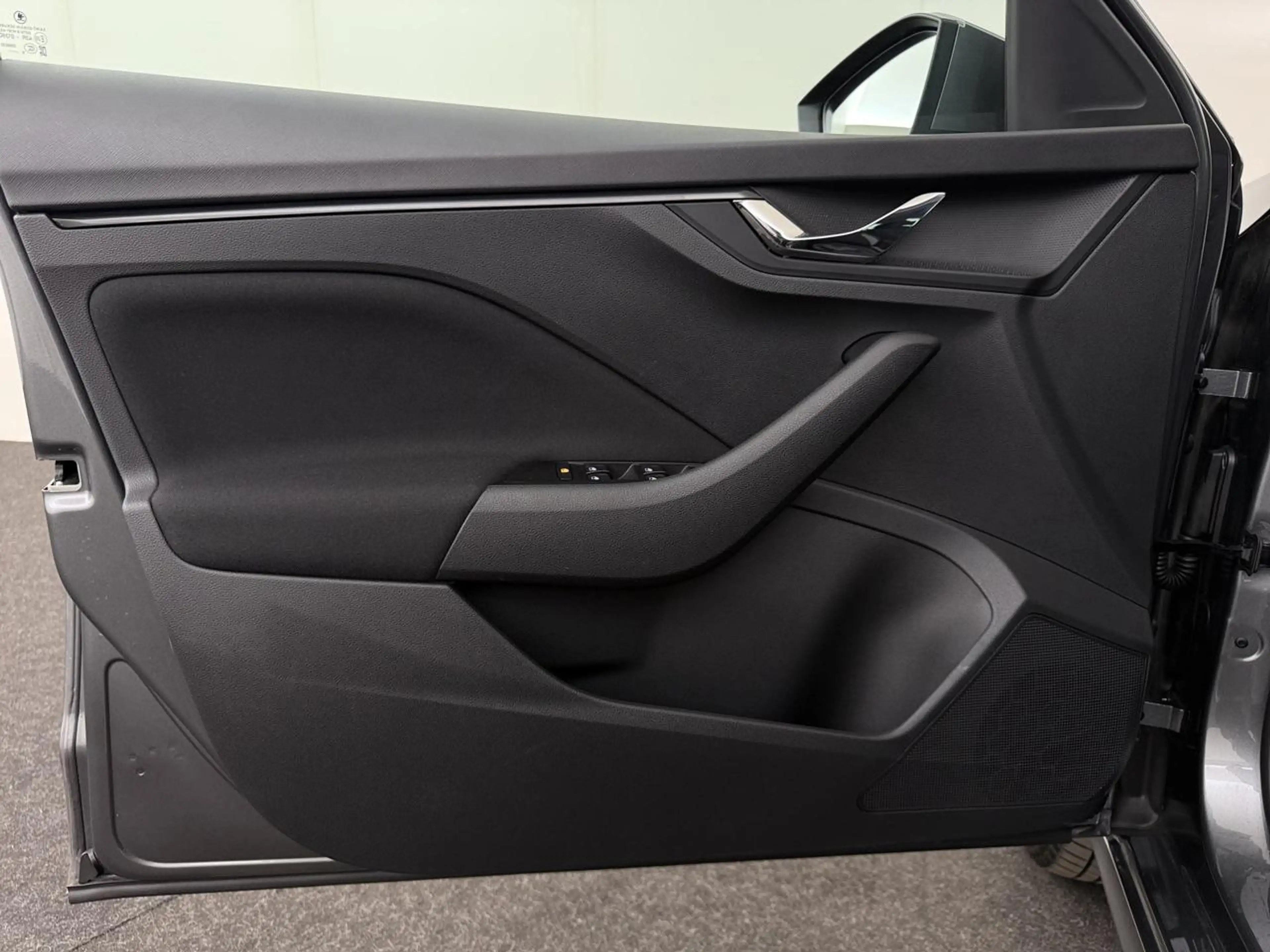 Skoda Kamiq 1.0 TSI Corporate DSG — photo 7