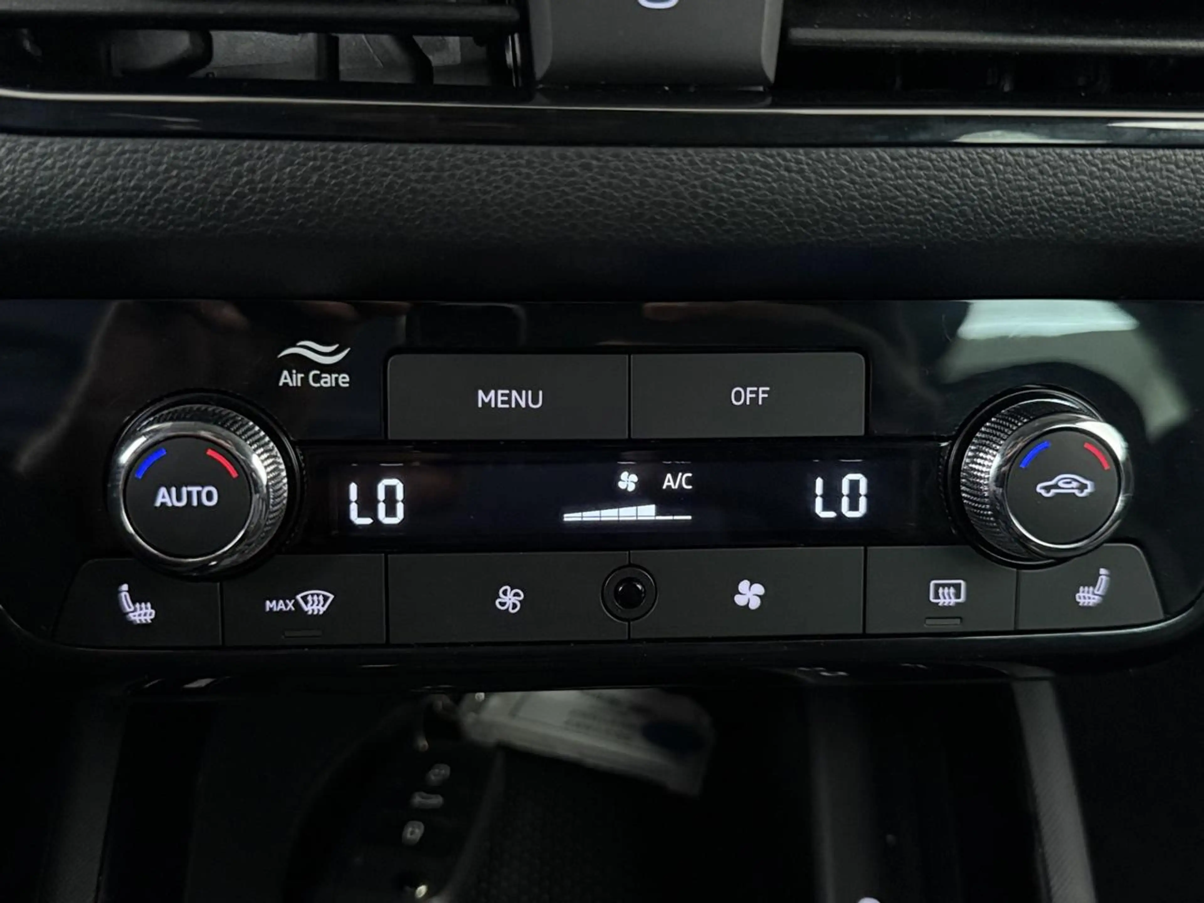 Skoda Kamiq 1.0 TSI Corporate DSG — photo 8