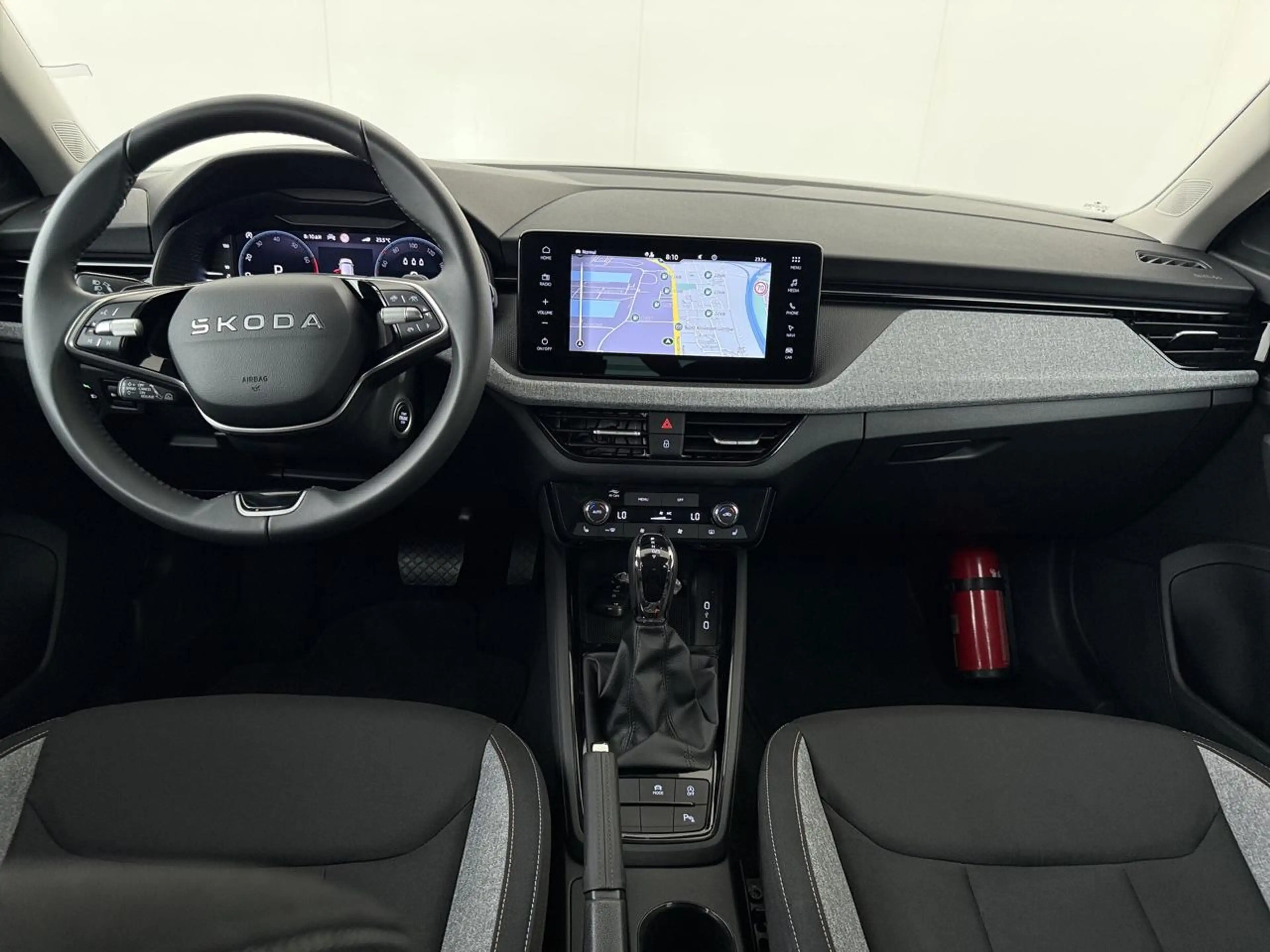 Skoda Kamiq 1.0 TSI Corporate DSG — photo 11