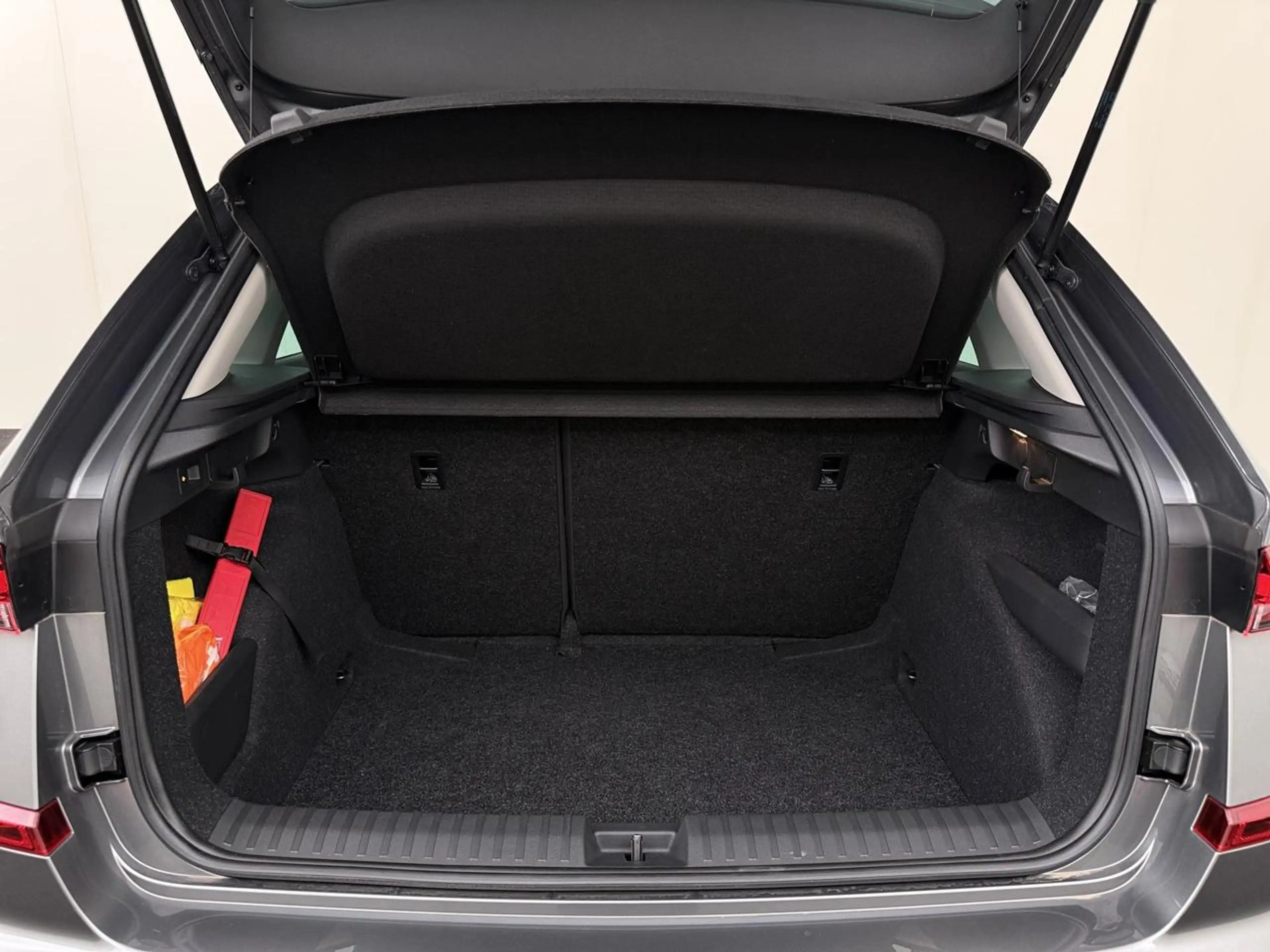 Skoda Kamiq 1.0 TSI Corporate DSG — photo 4