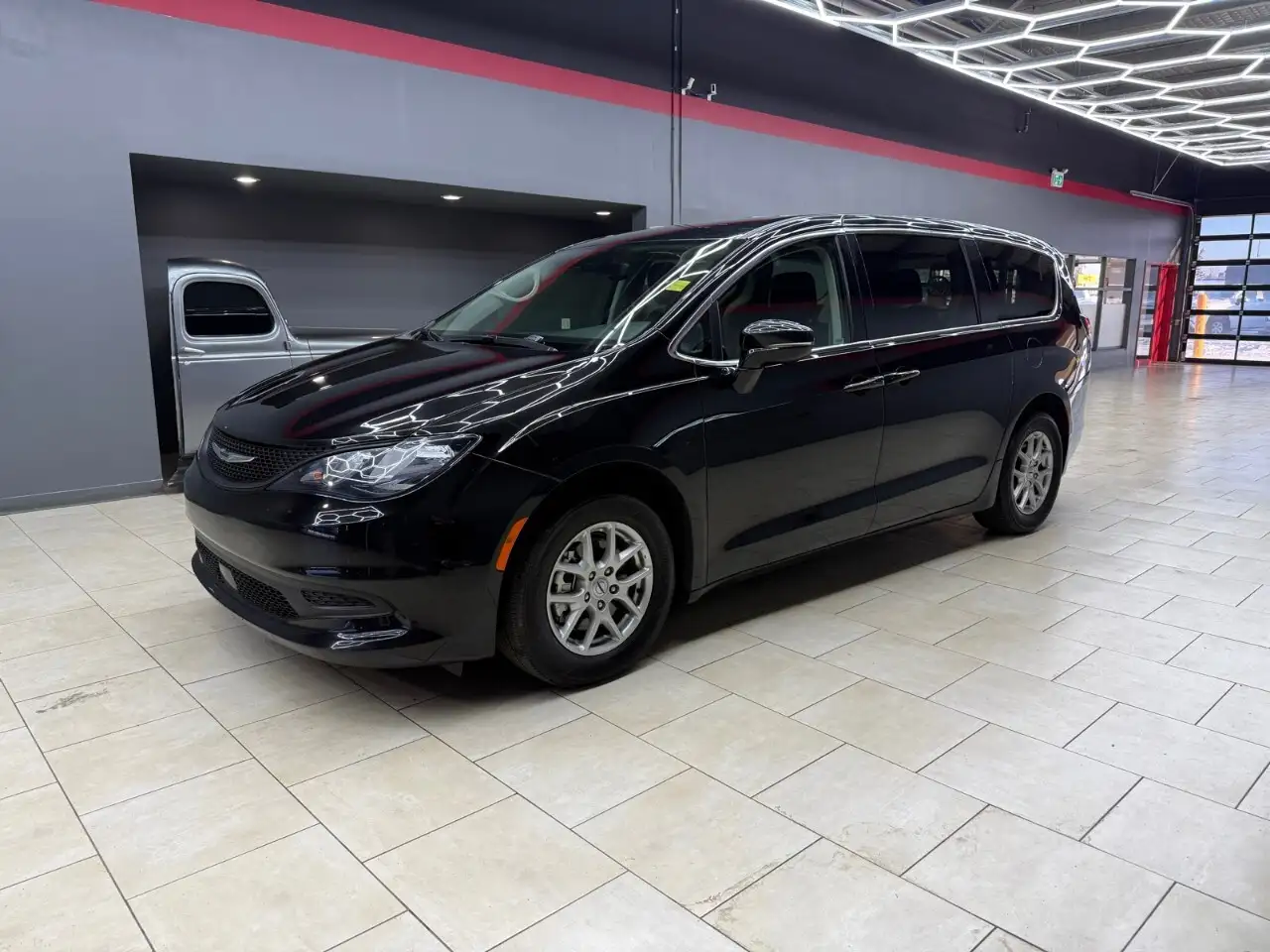 Chrysler Grand Caravan снимка Chrysler Grand Caravan
